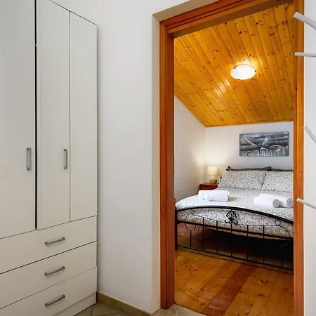 Apartment Lara With Swimming Pool - Paradiz *
