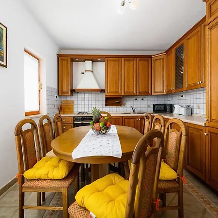 Apartment Lara With Swimming Pool - Paradiz *
