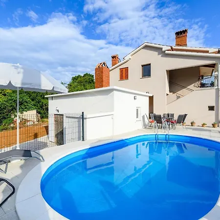 Apartment Lara With Swimming Pool - Paradiz *