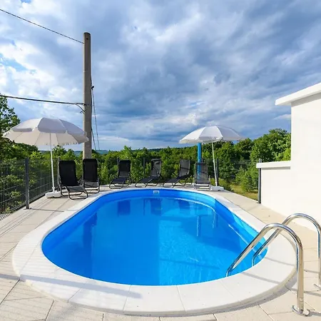 Lara With Swimming Pool - Paradiz Apartment