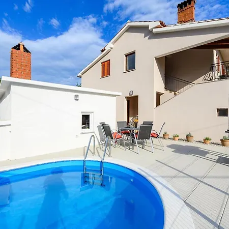 Apartment Lara With Swimming Pool - Paradiz